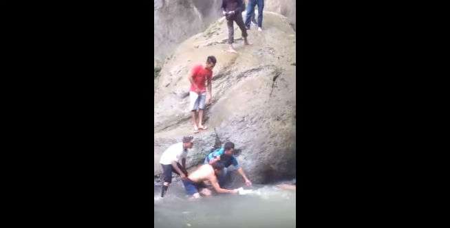 Ahli Mencari Jasad Orang Tenggelam