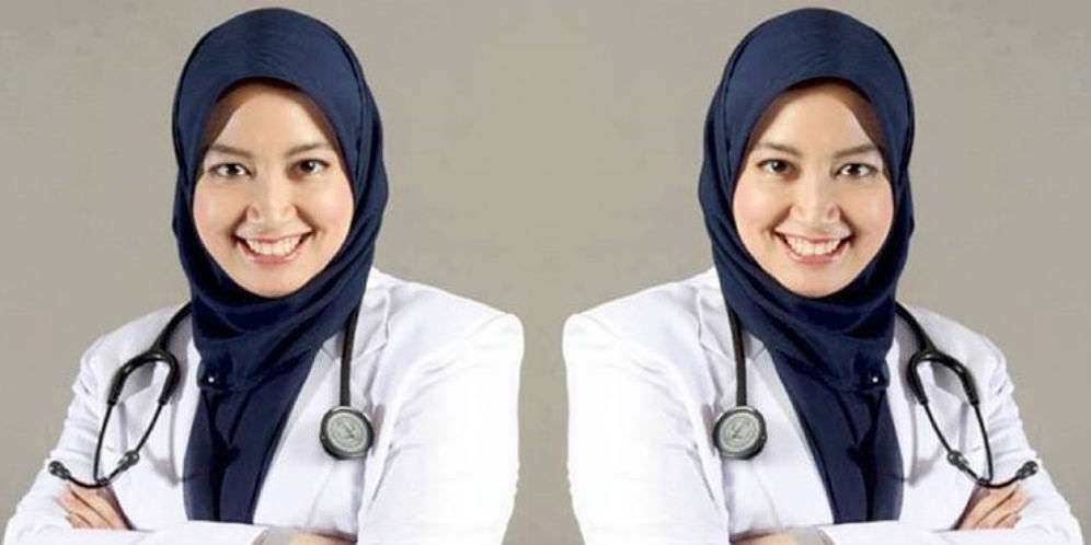 Artis Cilik Ini Berubah Jadi Dokter Berhijab Cantik