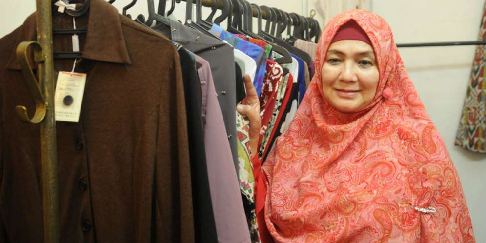 Eva Arnaz Jualan Lontong: "Yang Mau Sama Saya Banyak"