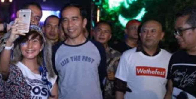 Pertama Kali Hadir