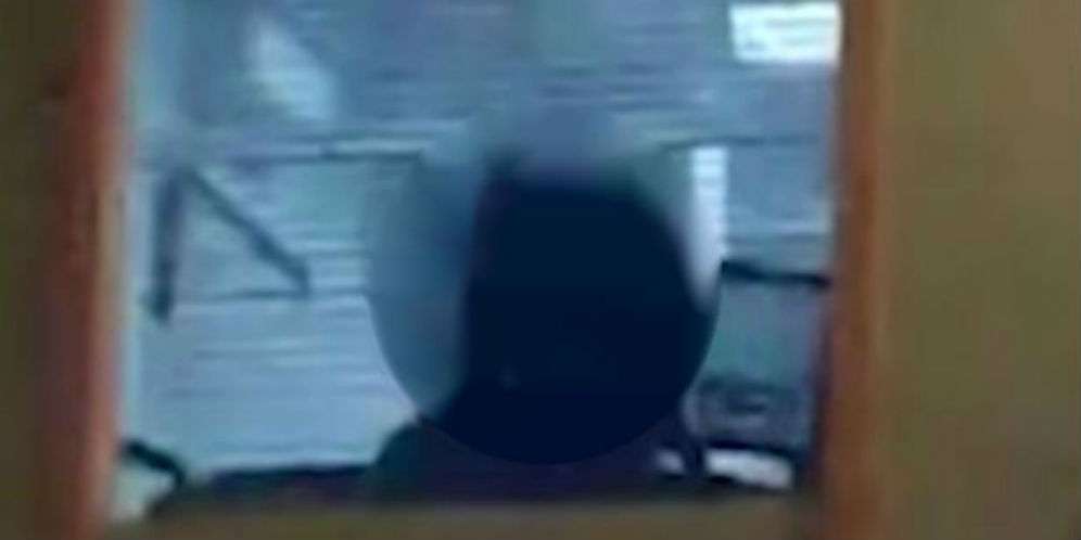 Asyik Berburu Pokemon, Astaga Malah Pergoki...