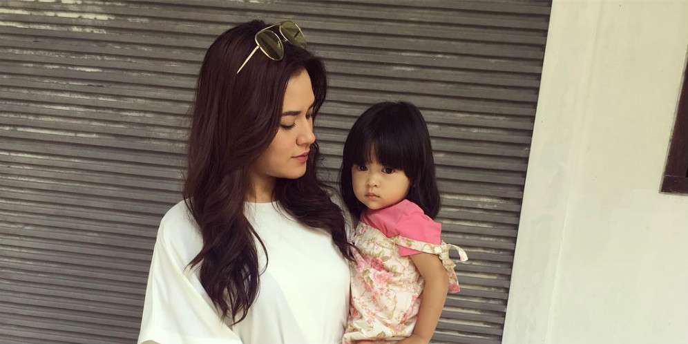 Warganet Salah Fokus Lihat Jari Kaki Raisa