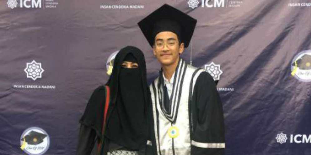 Sejak Bercadar, Umi Pipik Banyak Kehilangan Kontrak Kerja?