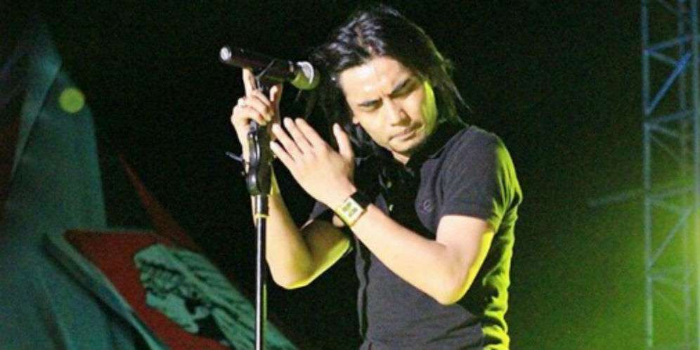 Orangtua Charly Setia Band Mundur Dari Pilkades