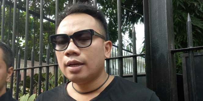 Vicky Prasetyo Kangen Ayu Ting Ting