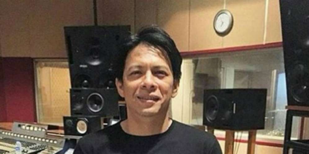 Bukan dengan Sophia Latjuba, Foto Mesra Ariel Noah Bikin Heboh