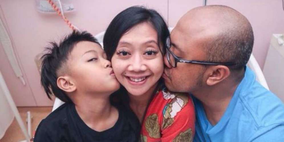 Ibran Pakai Kacamata