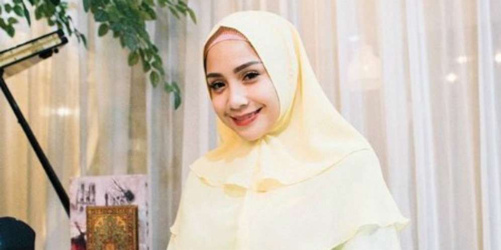Gigi Ikut Tren Baju Piama