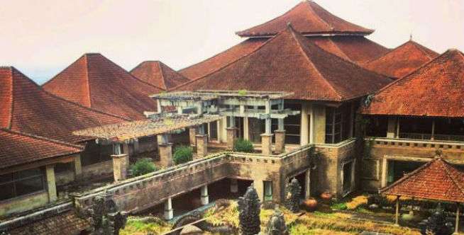 Tempat Wisata Indonesia Ini Dulu Hits, Tapi Kini Ditinggalkan