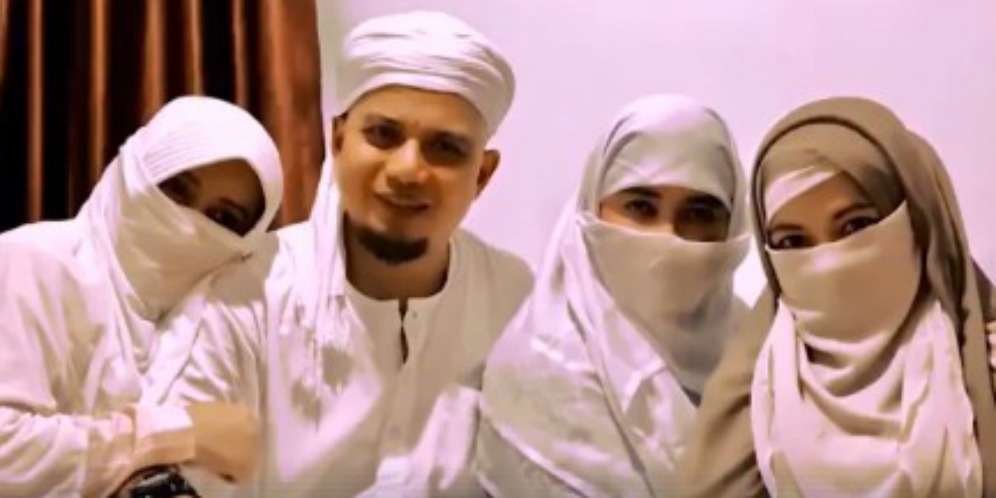 Saat Ustaz Arifin Ilham Unggah Video Bersama Tiga Wanita