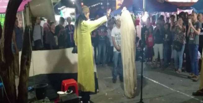 Ritual Memanggil Pocong Bikin Heboh Warganet