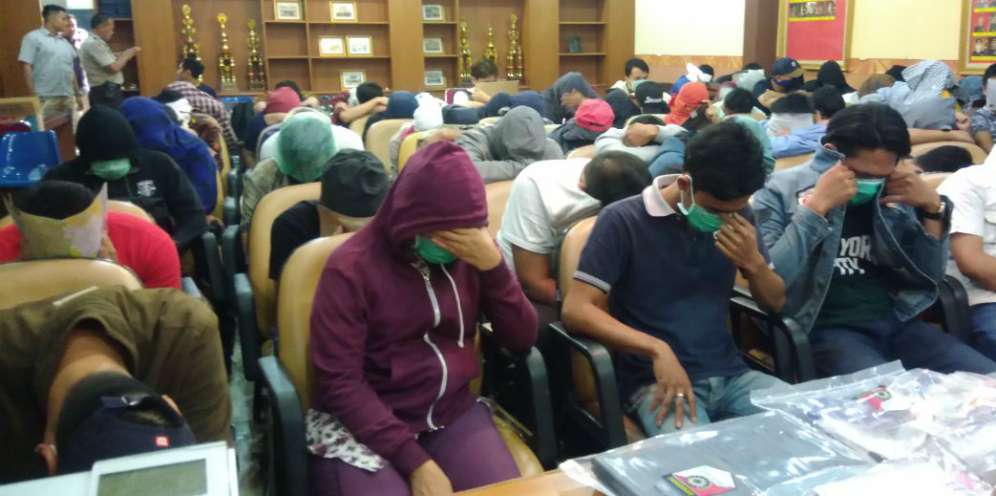 Proses Penggerebekan