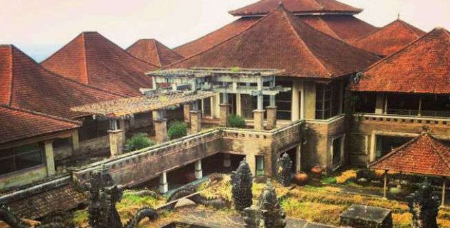 Tempat Wisata Indonesia Ini Dulu Hits, Tapi Kini Ditinggalkan