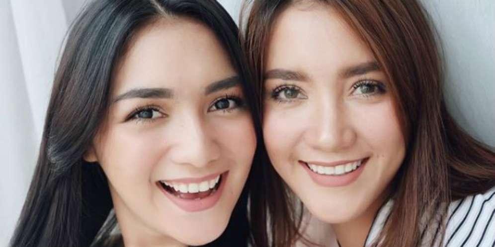 Saking Miripnya, Sering Dibilang Kembar