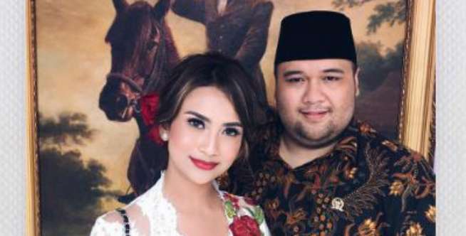 Beredar Foto Cucu Mantan Wapres