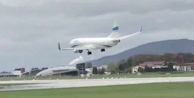 Memantul di Atas Landasan Pacu