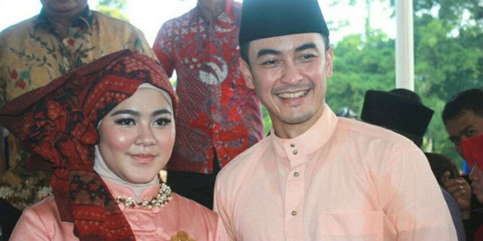 Kecantikan Istri Zumi Zola yang Jadi Sorotan