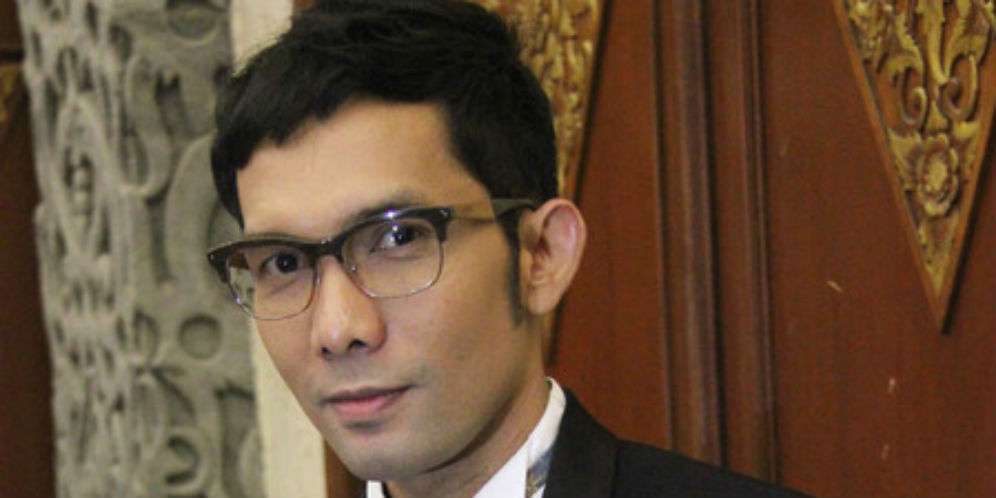 Indra Herlambang Ditabok Menteri Susi di Pernikahan Kahiyang