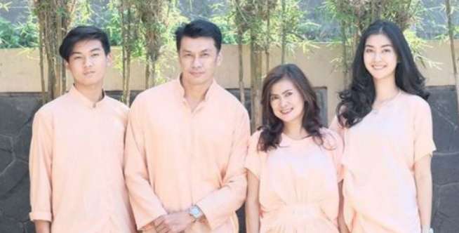 Pesona Eddie Foe yang Bikin Meleleh