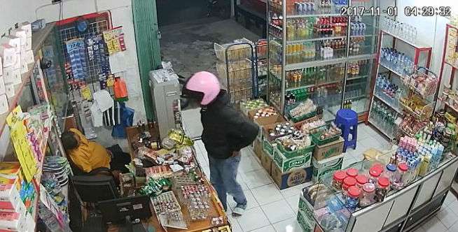 Si Pencuri Masih Saja Serakah