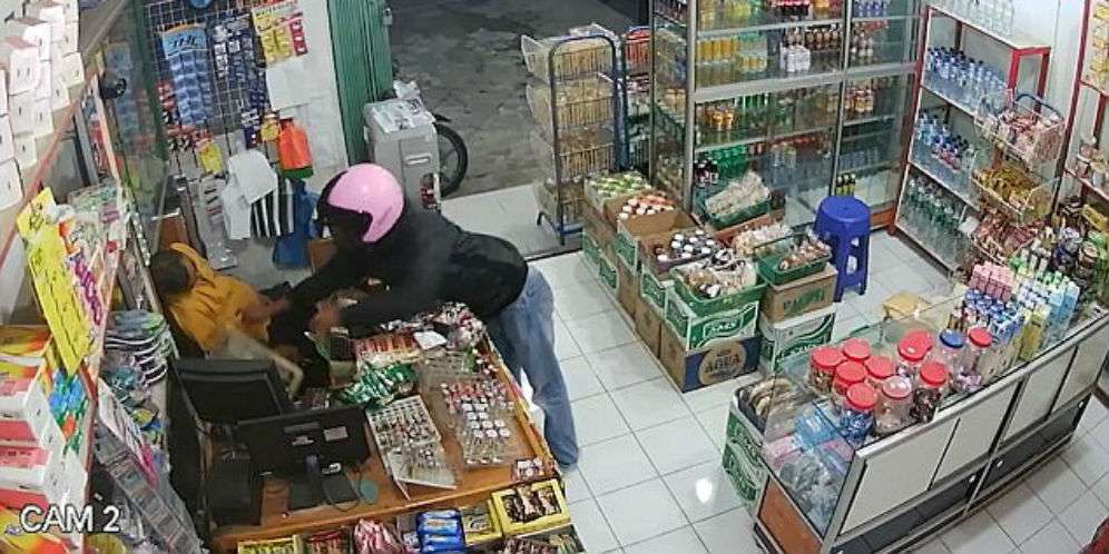 Kabur Karena Ditodong Pedang