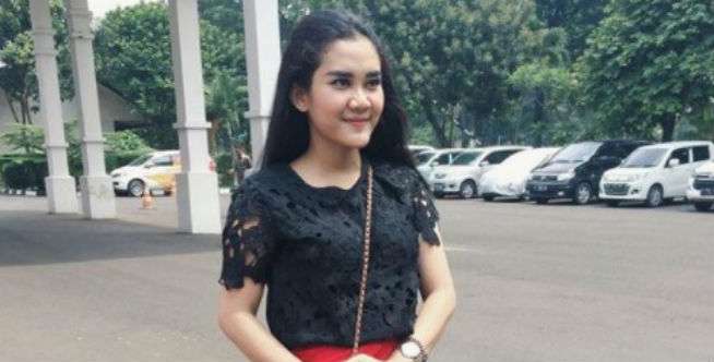 Gaya Fesyennya Disukai Netizen