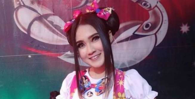 Polosnya Wajah Nella Kharisma