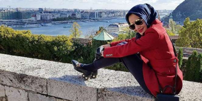 Foto Plesir Zaskia Sungkar Jadi Sorotan, Lihat Lengannya