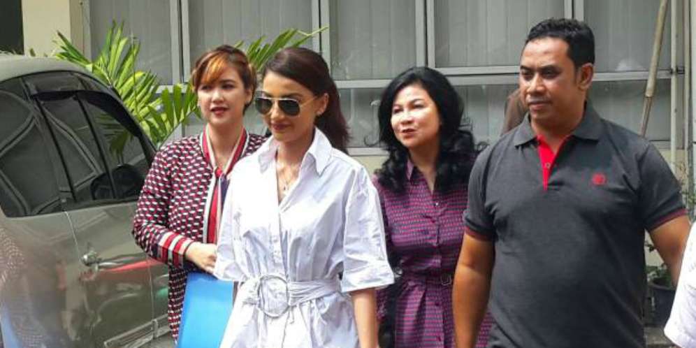 Pernah Dekat Secara `Ilegal`?