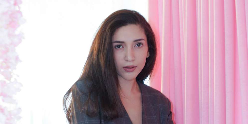 Kembangkan Bisnis Jual-Beli Pesawat