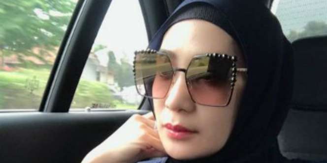 Foto Unggahan Istri Andre Taulany Disorot, Lihat Penampilannya