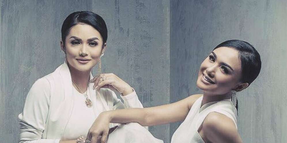 Diva Bersaudara Ini Pecinta Tas Mewah, Mahalan Siapa?