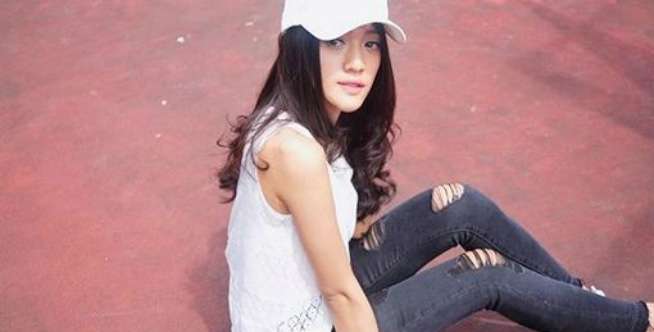 Gaya Makeup Annisa