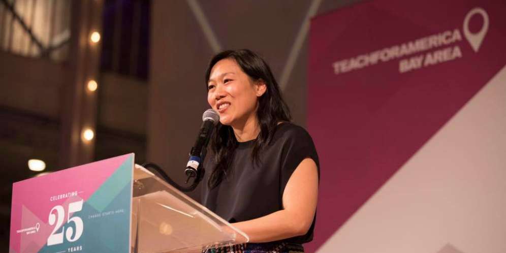 Si Cantik Pendamping Zuckerberg