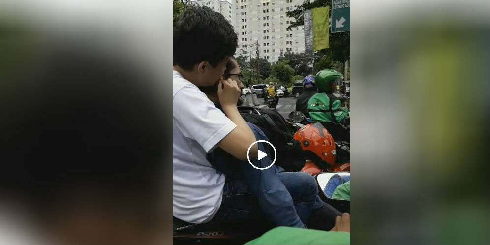 Bukti Keduanya Besaudara