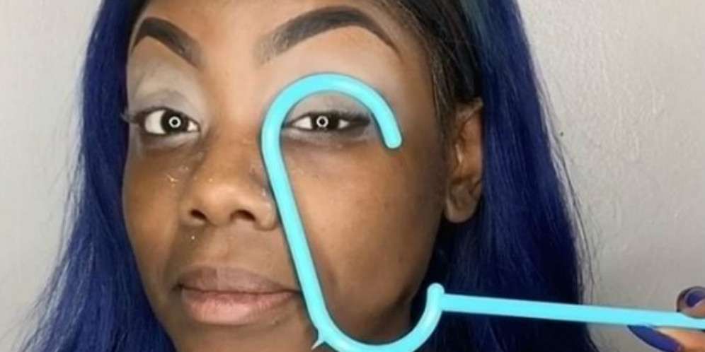 Tutorial Makeup Kreatif, Manfaatkan Hanger Rusak