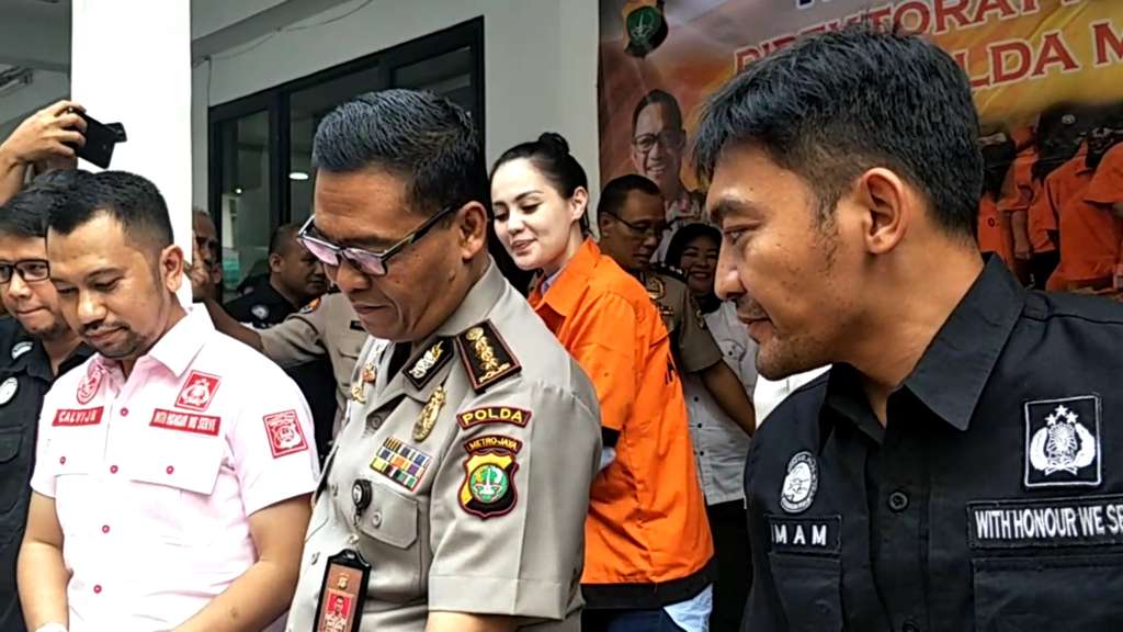 Astaga! Ini Alasan Sebenarnya Jennifer Dunn Konsumsi Narkoba