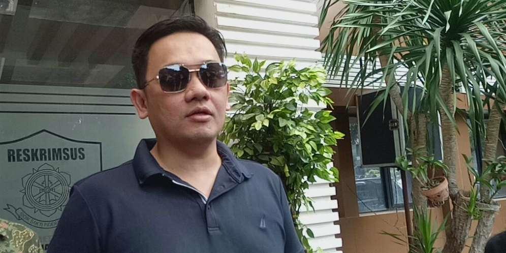 Detik-detik Saat Vicky Prasetyo `Keroyok` Farhat Abbas