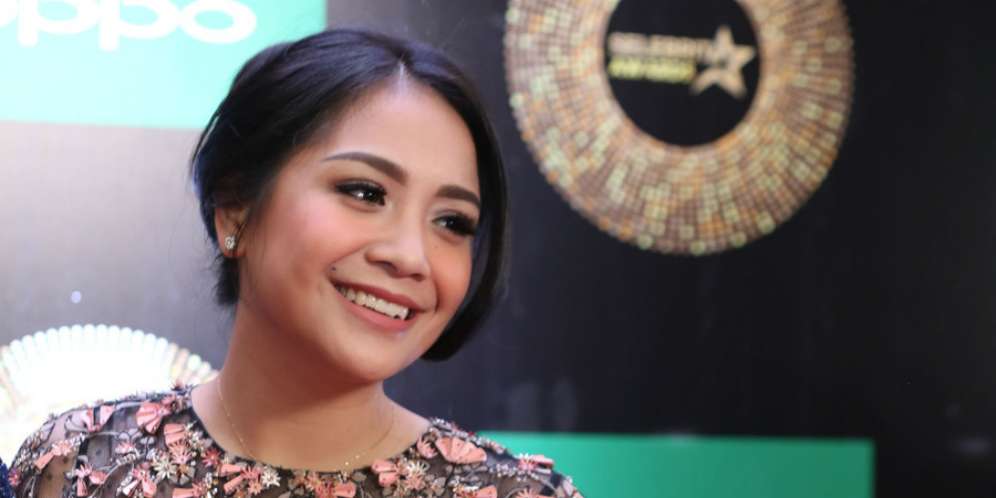 Pakai Kaus Ini, Selera Nagita Slavina Mirip Kate Middleton