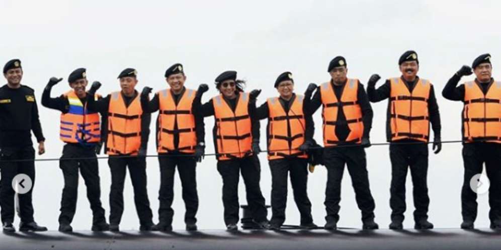 Sebelum Masuk, Foto Dulu Ramai-ramai
