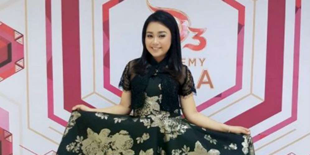 Aulia `D`Academy 4`: Iya, Saya Anak Pemulung, Kenapa?