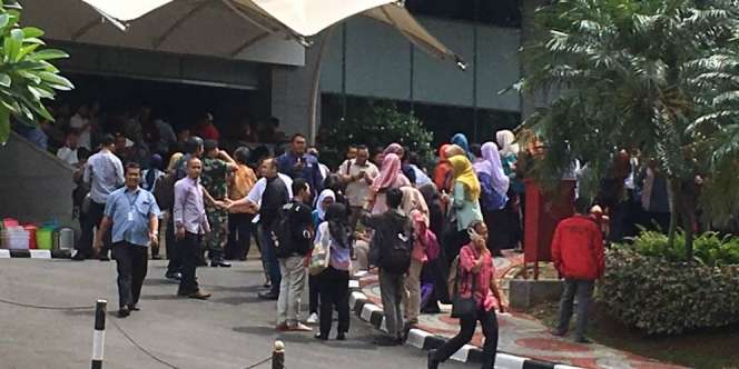 Kepanikan Warga Jakarta Saat Diguncang Gempa