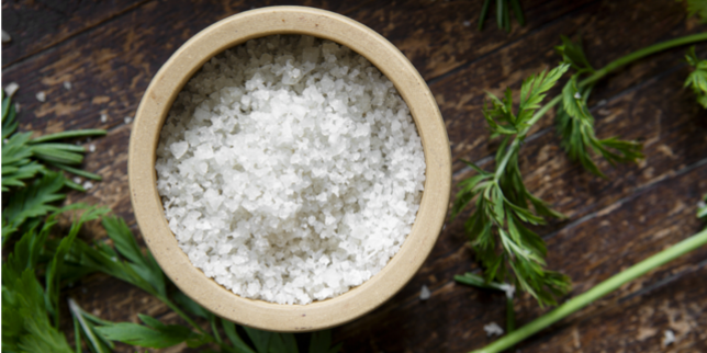 Mengusir Energi Negatif dengan Garam Laut