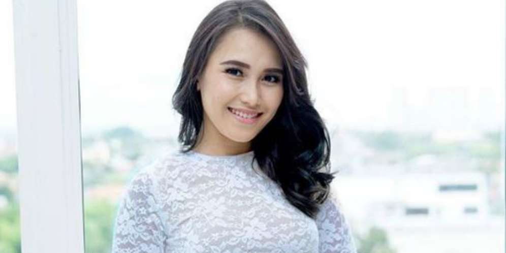 Antar Ayah Ojak Umroh, Astaga Baju Ayu Ting Ting Kelihatan Itunya...