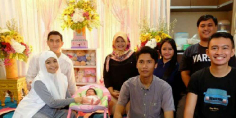 Subhanallah, Tantri `Kotak` Berhijab Panen Pujian