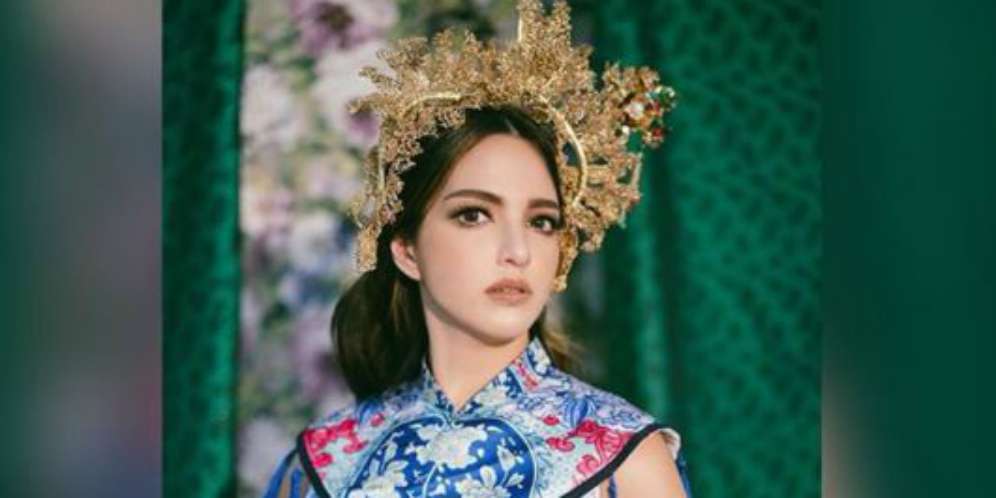 Cantik Bak Artis Hollywood, Pose Nia Ramadhani Bikin Geger