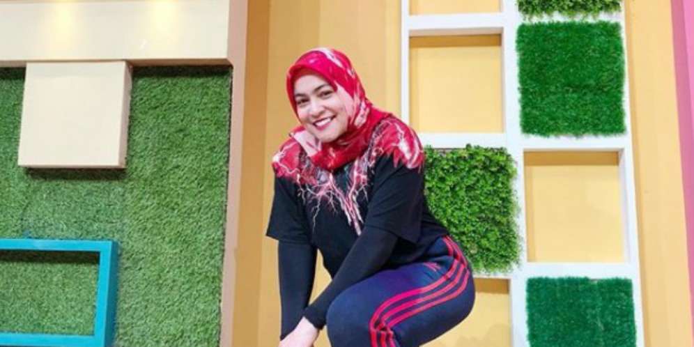 Transformasi Penampilan Istri Uya Kuya, Sporty Bak Anak Muda