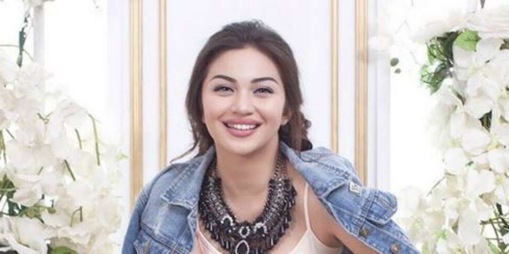 Reaksi Mengejutkan Ariel Tatum Saat Digoda Tukang Bangunan