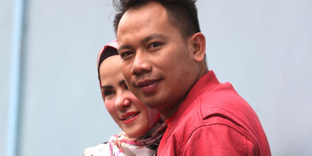 Kata Angel Lelga Soal Tuduhan `Keroyok` Farhat Abbas