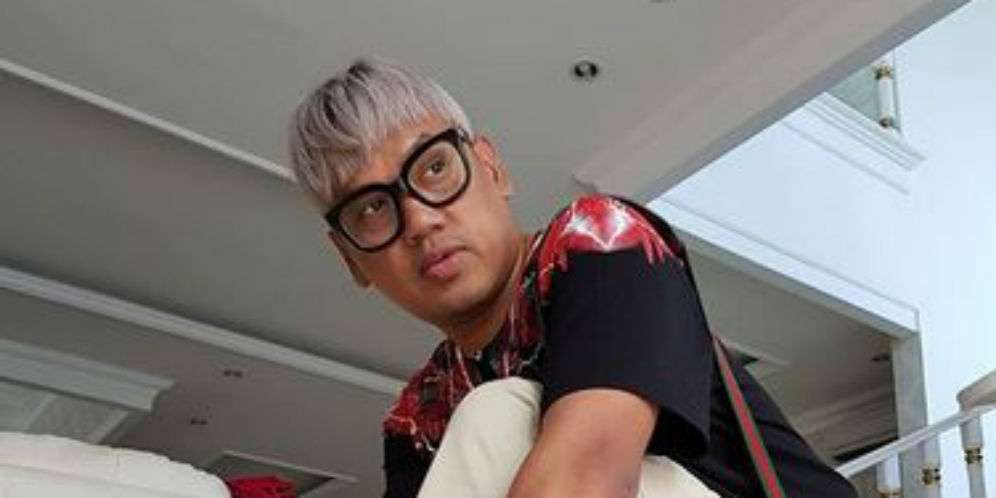 Uya Kuya Tenteng Tas Rp25 Jutaan